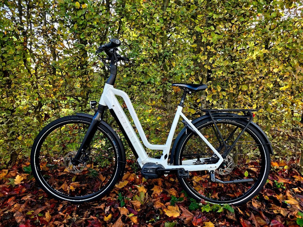 Gazelle Chamonix C5 2023 – 630 Wh – riemaandrijving, Fietsen en Brommers, Ophalen, Zo goed als nieuw, 51 tot 55 cm, 50 km per accu of meer
