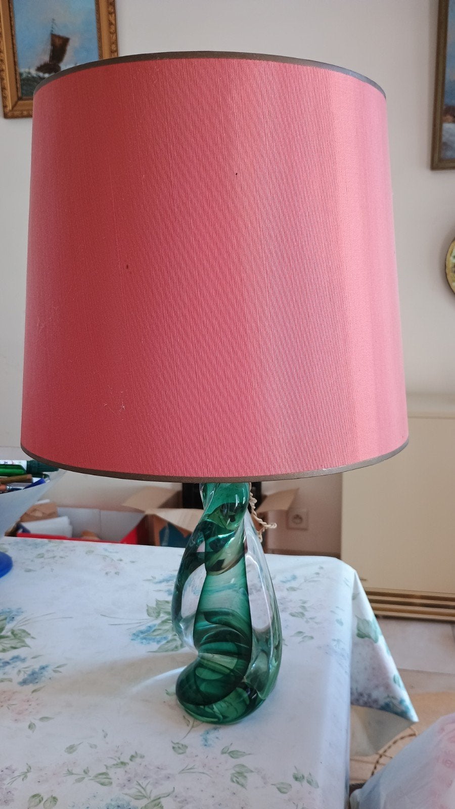 Lampe de table avec un joli pied en verre vert, Enlèvement