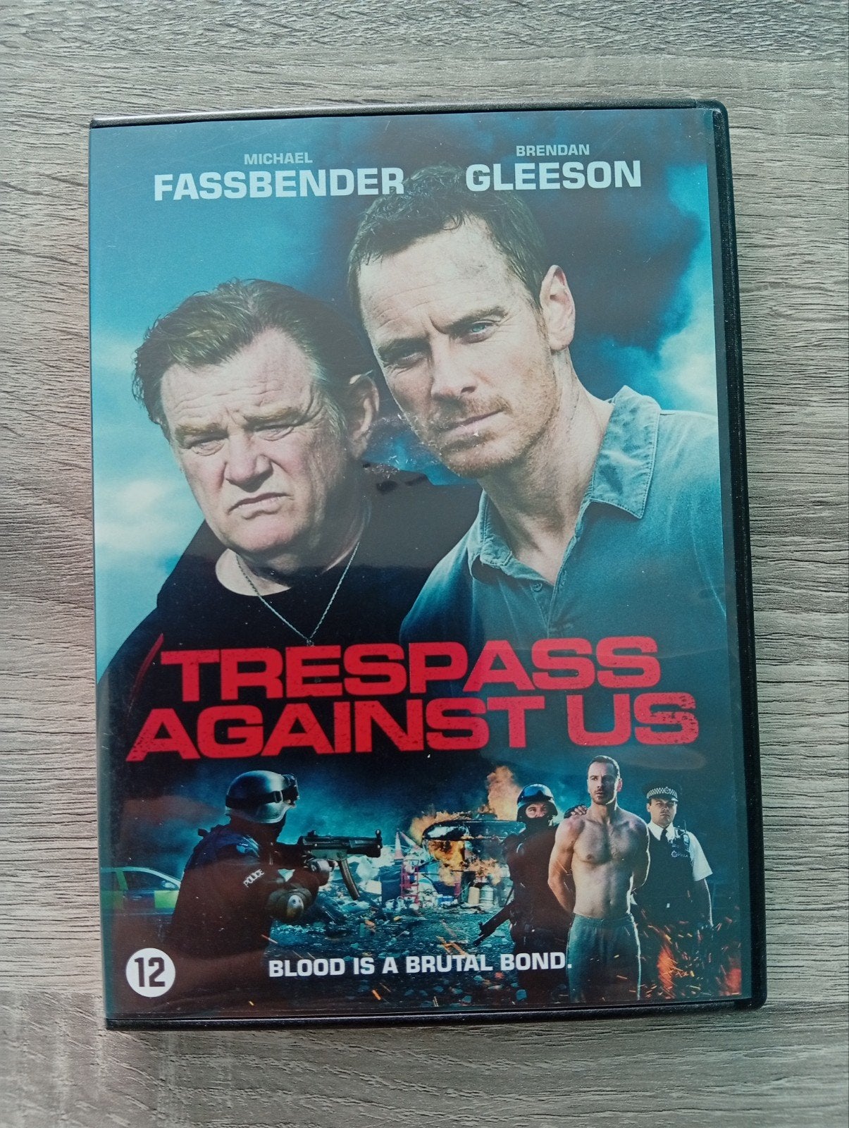 trespass against us thriller dvd Michael Fassbender, Maffia en Misdaad, Engels, Ophalen of Verzenden, Zo goed als nieuw