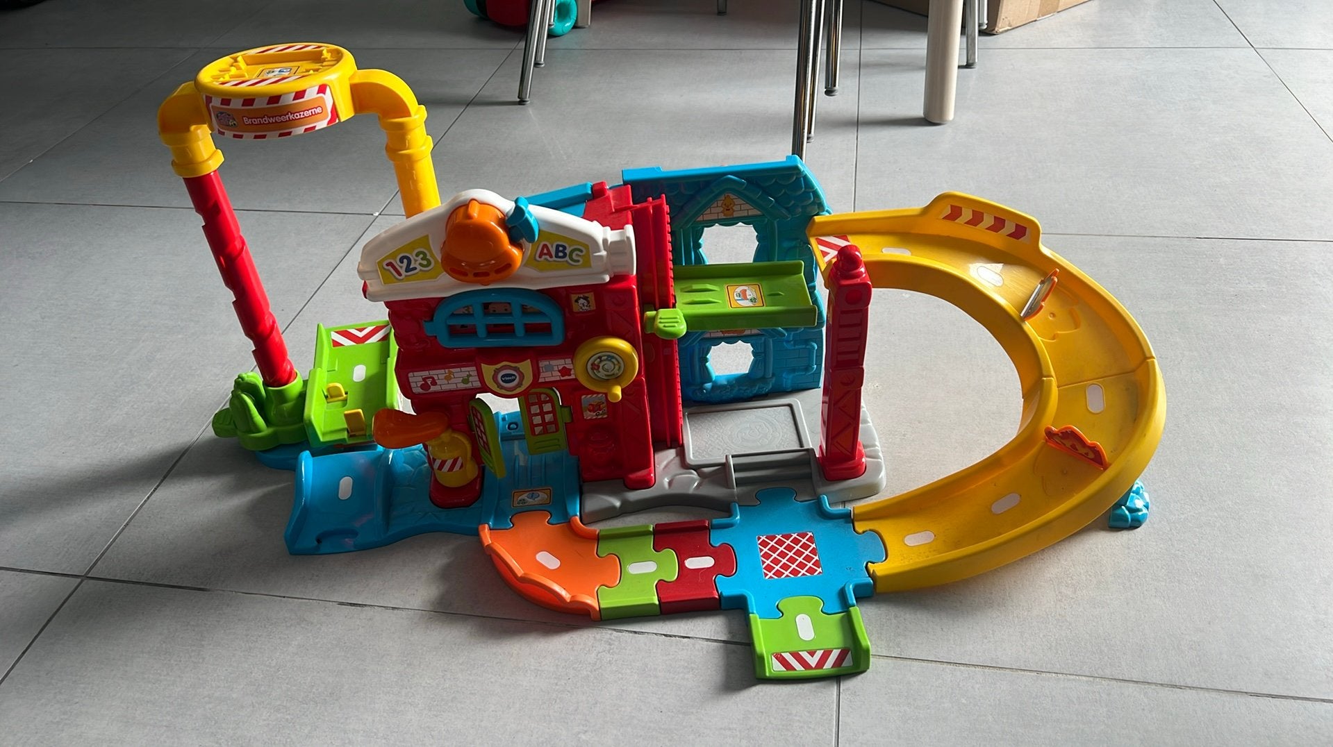 Brandweerkazerne Vtech, Ophalen, Zo goed als nieuw
