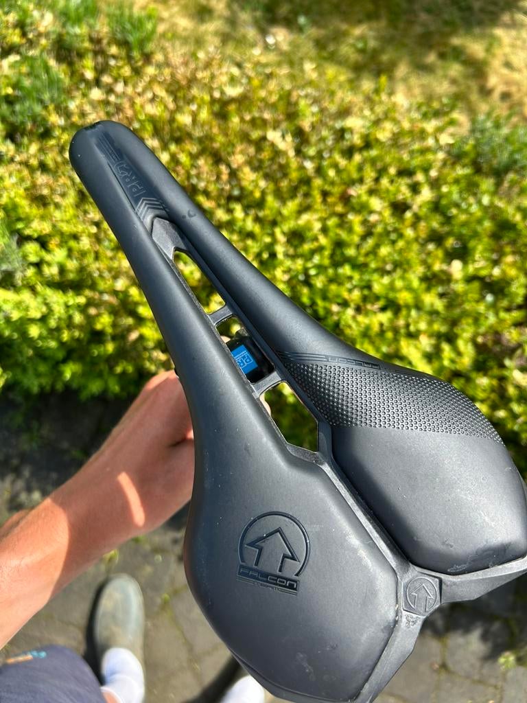 Selle PRO Falcon Carbone + Tige de selle PRO PLT (27.2mm), Fietsen en Brommers, Fietsonderdelen, Zo goed als nieuw, Zadel, Aluminium