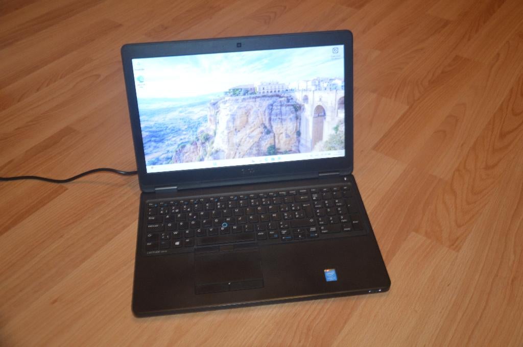 Dell Latitude E5550, Ophalen, Gebruikt, 2 tot 3 Ghz, 15 inch
