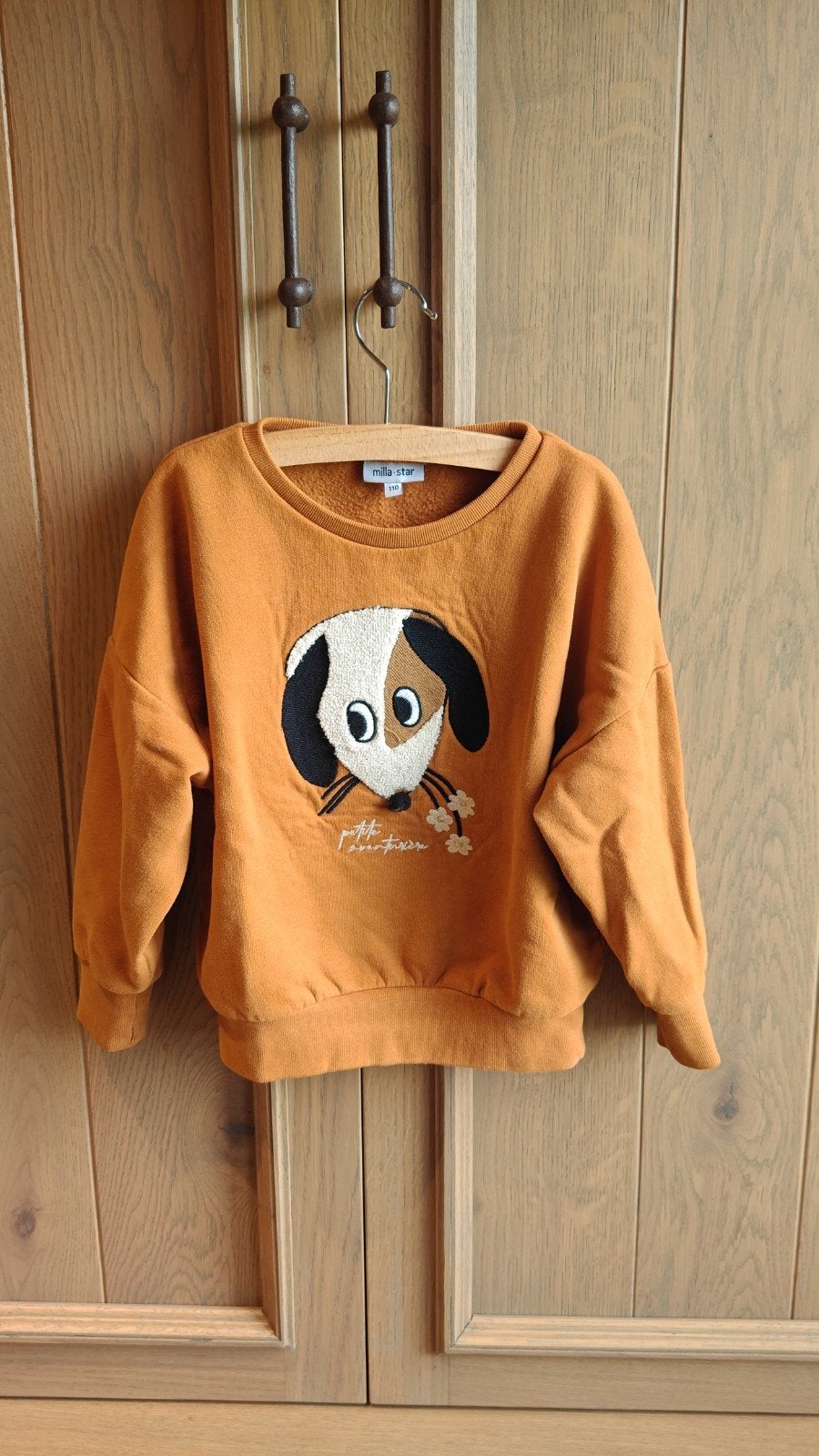 Pull Milla Star taille 110 avec de jolis vêtements pour enfa, Enlèvement ou Envoi, Pull ou Veste, Utilisé, Milla Star