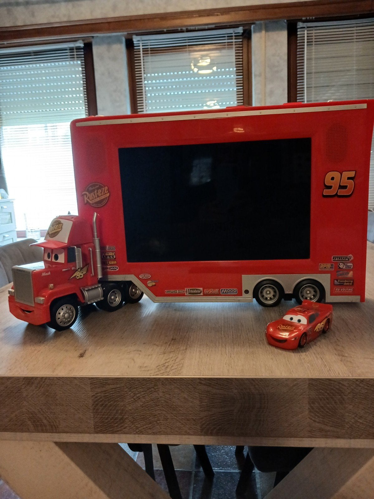 19" disney tv ( cars thema), Audio, Tv en Foto, Televisies, Ophalen
