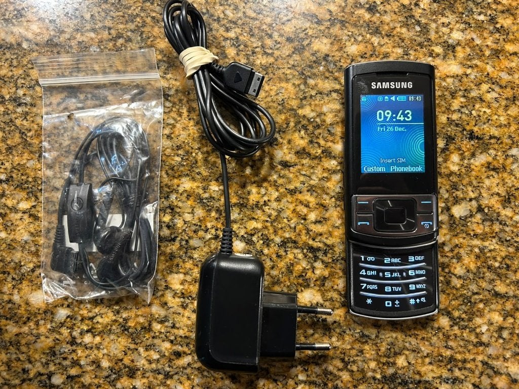 GSM SAMSUNG C3050 - Quad Band (boite, chargeur, oreillette), Télécoms, Enlèvement, Comme neuf