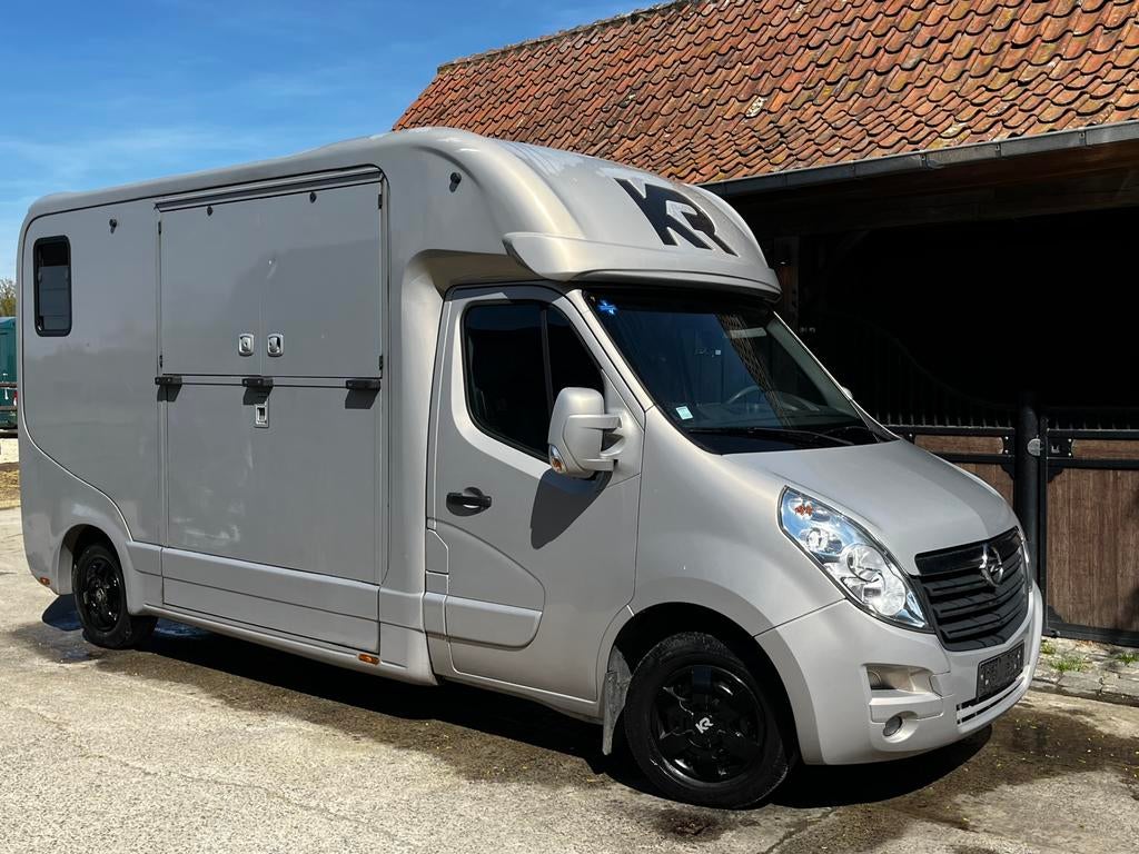 Krismar 58000 km!!!Camionnette chevaux, Animaux & Accessoires, Chevaux & Poneys | Semi-remorques & Remorques, Enlèvement