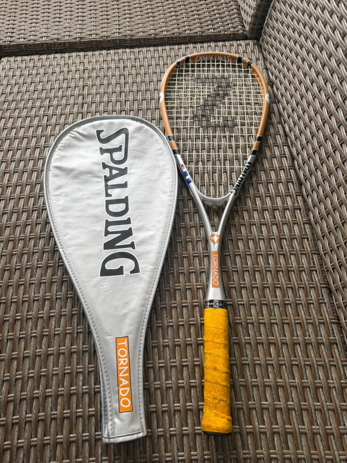 Twee squash raketten, Sports & Fitness, Squash, Enlèvement, Utilisé, Raquette, Avec housse