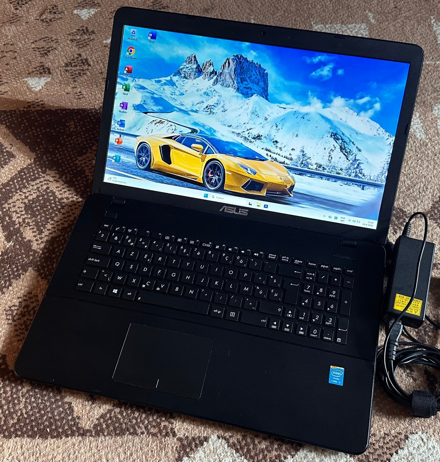 17.3”Asus/ i3-4030U/8gb ram/128gb ssd/Win 11/Office/, Enlèvement, Comme neuf