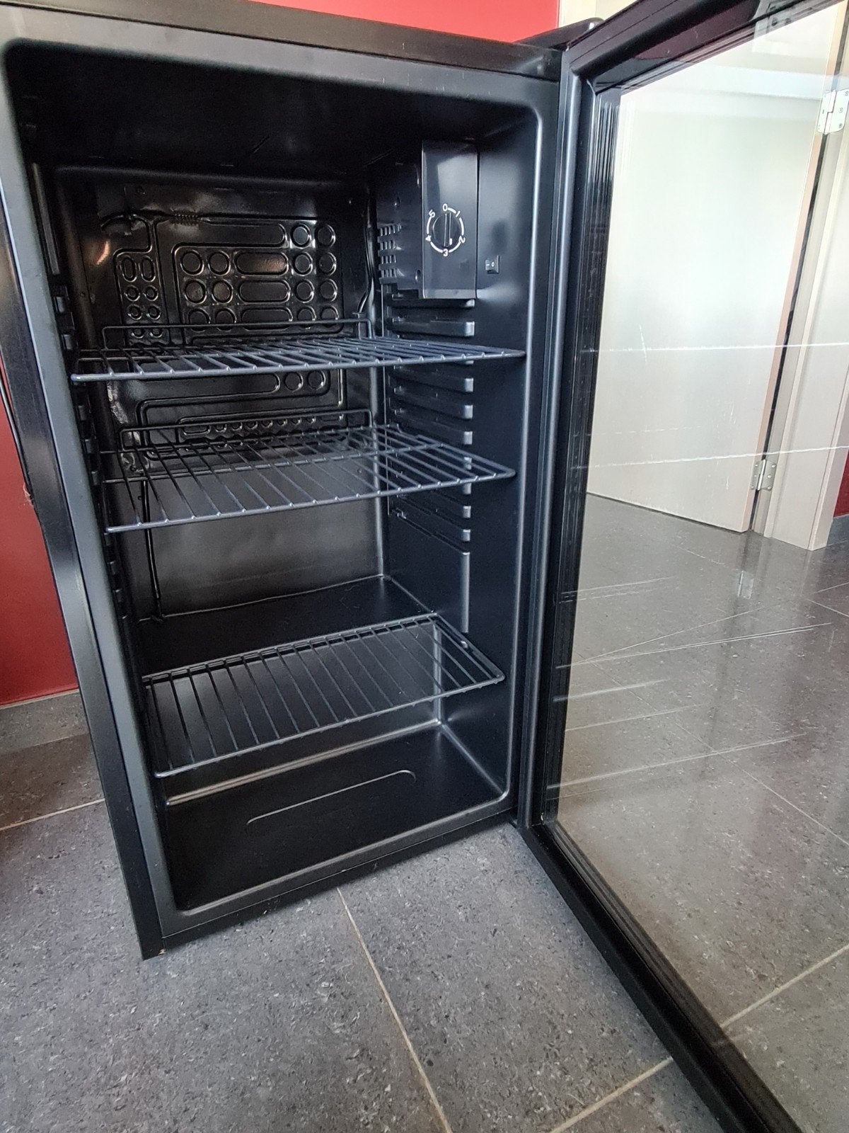kleine frigo ideaal voor drank, Ophalen, Zonder vriesvak, Minder dan 85 cm, Zo goed als nieuw