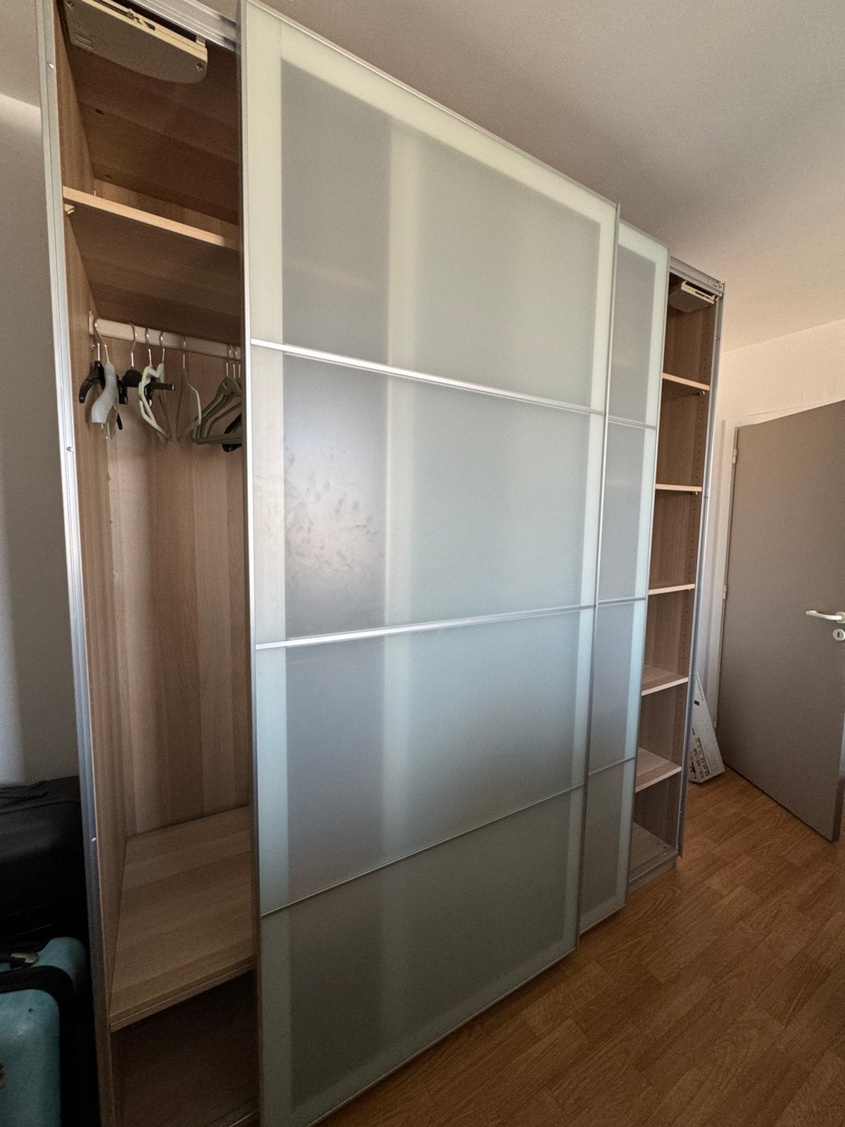 Kleerkast Ikea met glazen schuifdeuren, Enlèvement, Comme neuf