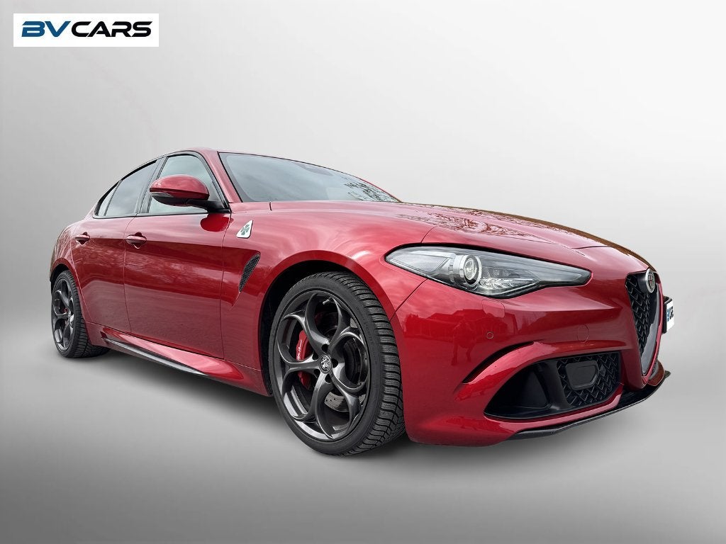 Alfa Romeo Giulia 2.9T V6 QV Akrapovic/307 km/h Carbone, Autos, Rouge, Cuir et Alcantara, Achat, 375 kW