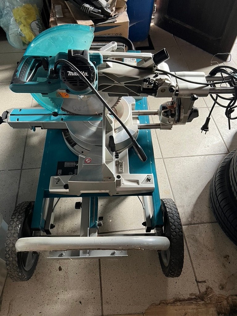 ZAAG - AFKORTMACHINE MAKITA, Ophalen of Verzenden, Zo goed als nieuw, Afkortzaag, 30 tot 70 mm