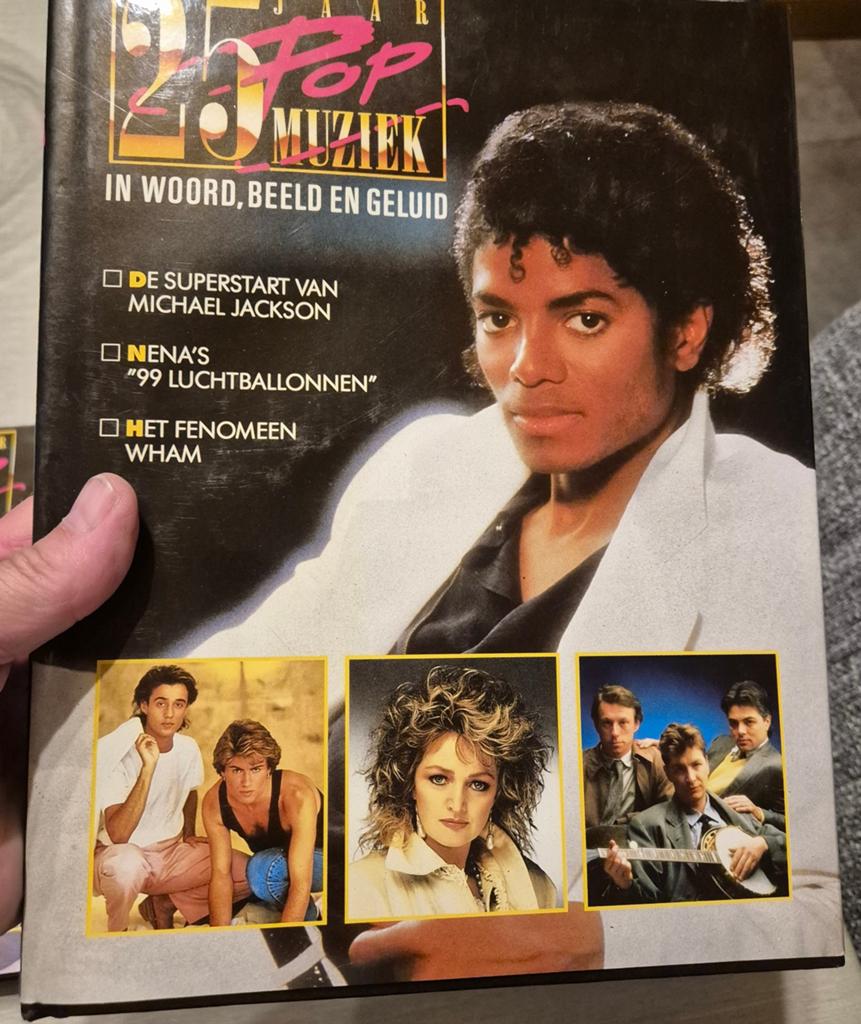 2 boeken 25 jaar popmuziek, Enlèvement ou Envoi, Comme neuf, Médias