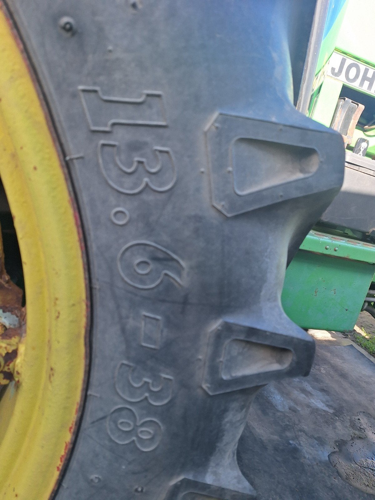 Pneu de tracteur avec jante, Enlèvement