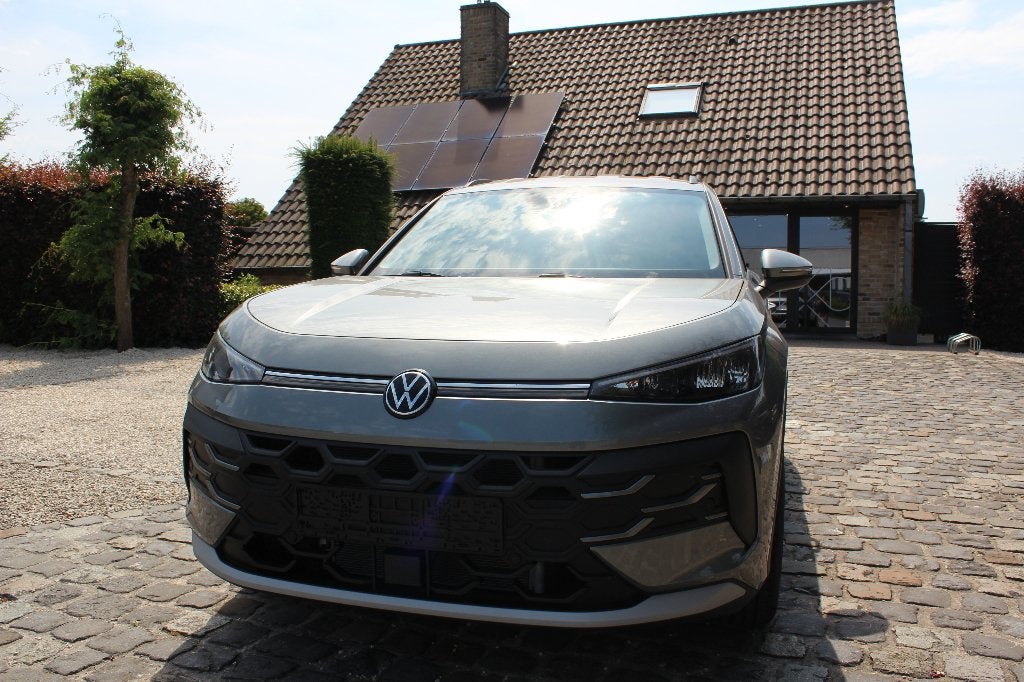 Volkswagen T-roc, Automaat, Bedrijf, https://public.car-pass.be/vhr/fc1060c6-ff15-4a95-b6f6-9fa96d0dcbb4, T-Roc