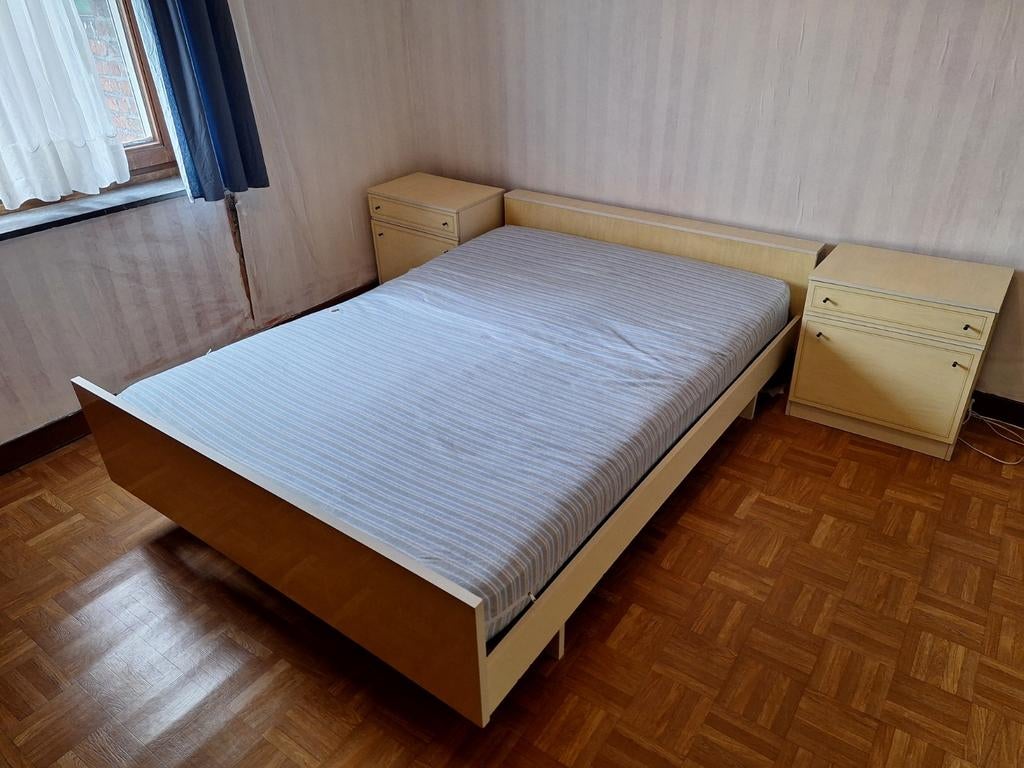 Complete slaapkamer set met bed, kast, nachtkastjes, enz., Ophalen