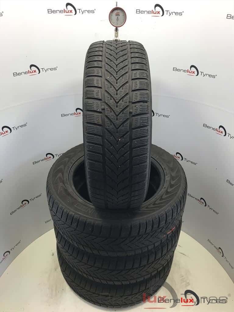 winter 205/60R16 92H Vredestein 205/60 R16 205/60/16 2056016, Autos : Pièces & Accessoires, Pneus hiver, -, 16 pouces, -