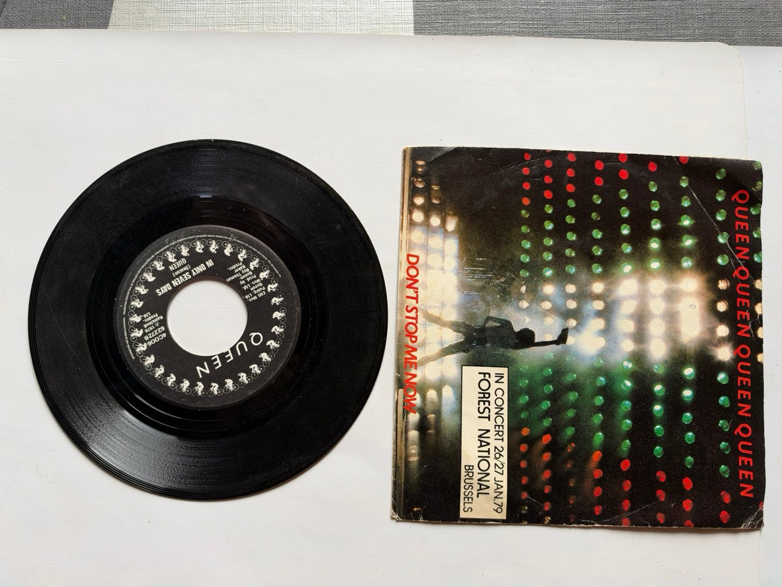 Queen: : Ne m'arrêtez pas maintenant (1979), CD & DVD, Envoi, Utilisé