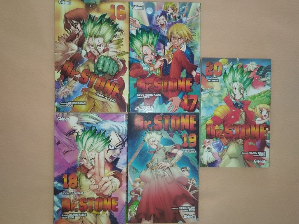 Lot Mangas Dr. Stone 16 à 20 (État Neuf), Livres, BD, Neuf, Série complète ou Série, Enlèvement