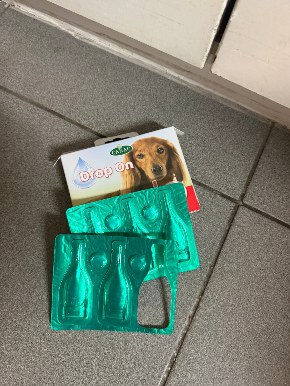 Drop on oordruppels tegen oorontsteking hond, Ophalen, Zo goed als nieuw