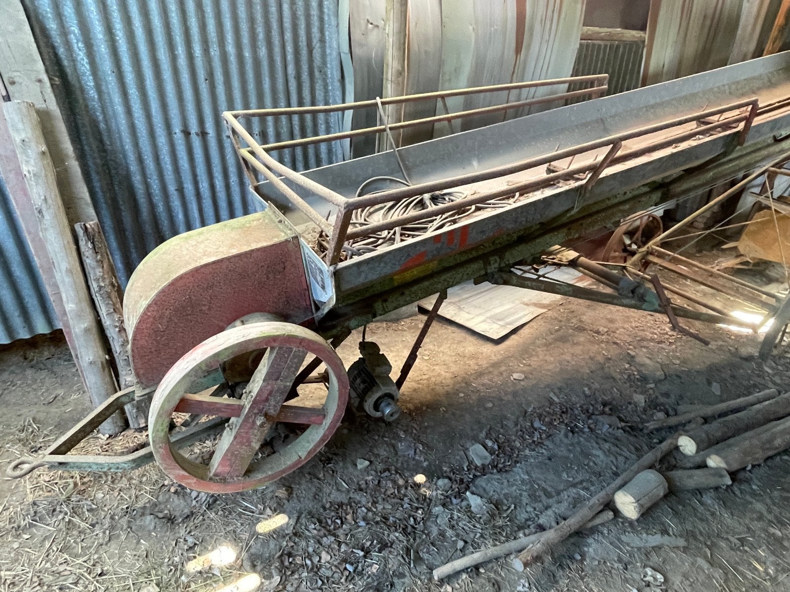 Matériel agricole ancien : Elevateur de bottes + (ramassage), Articles professionnels, Enlèvement, Élevage, Agricole