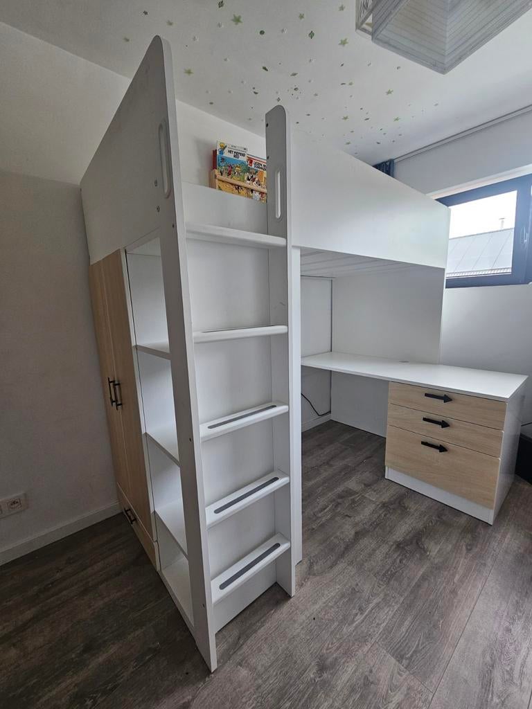 Smastad bed + bureau met houtkleurige fronten, Enlèvement, Comme neuf