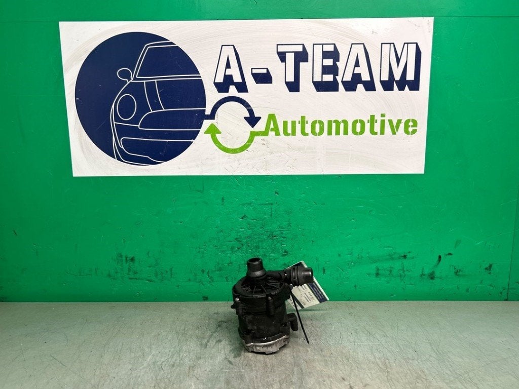 POMPE A EAU BMW 5 serie (G30) (|0392024083|863823702|), Utilisé, BMW, Petuelring 130
80809  München, DE, Bayerische Motoren Werke AG