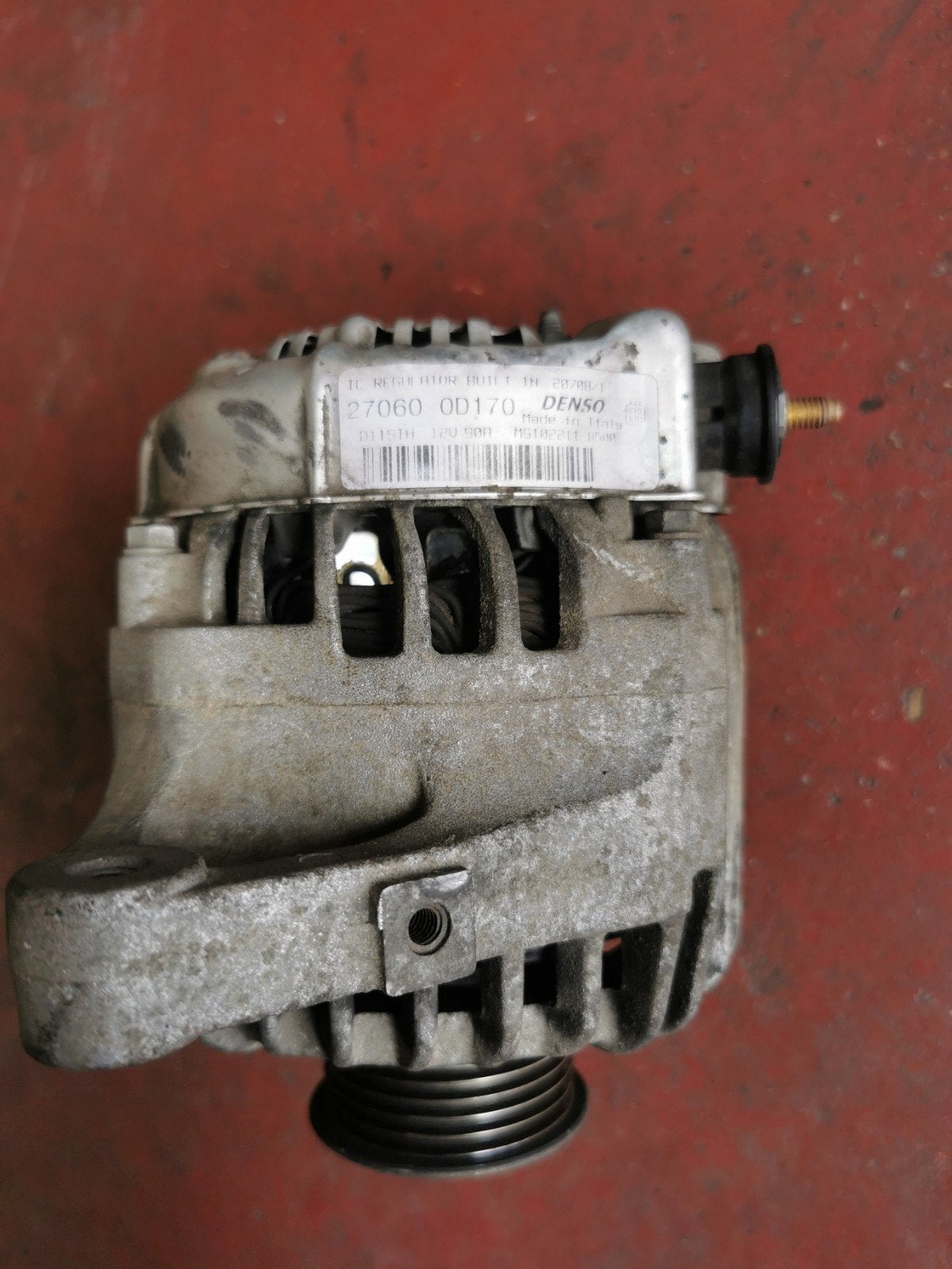 Alternateur DENSO 12v 90A d'origine Toyota, Autos : Pièces & Accessoires, Enlèvement, Toyota