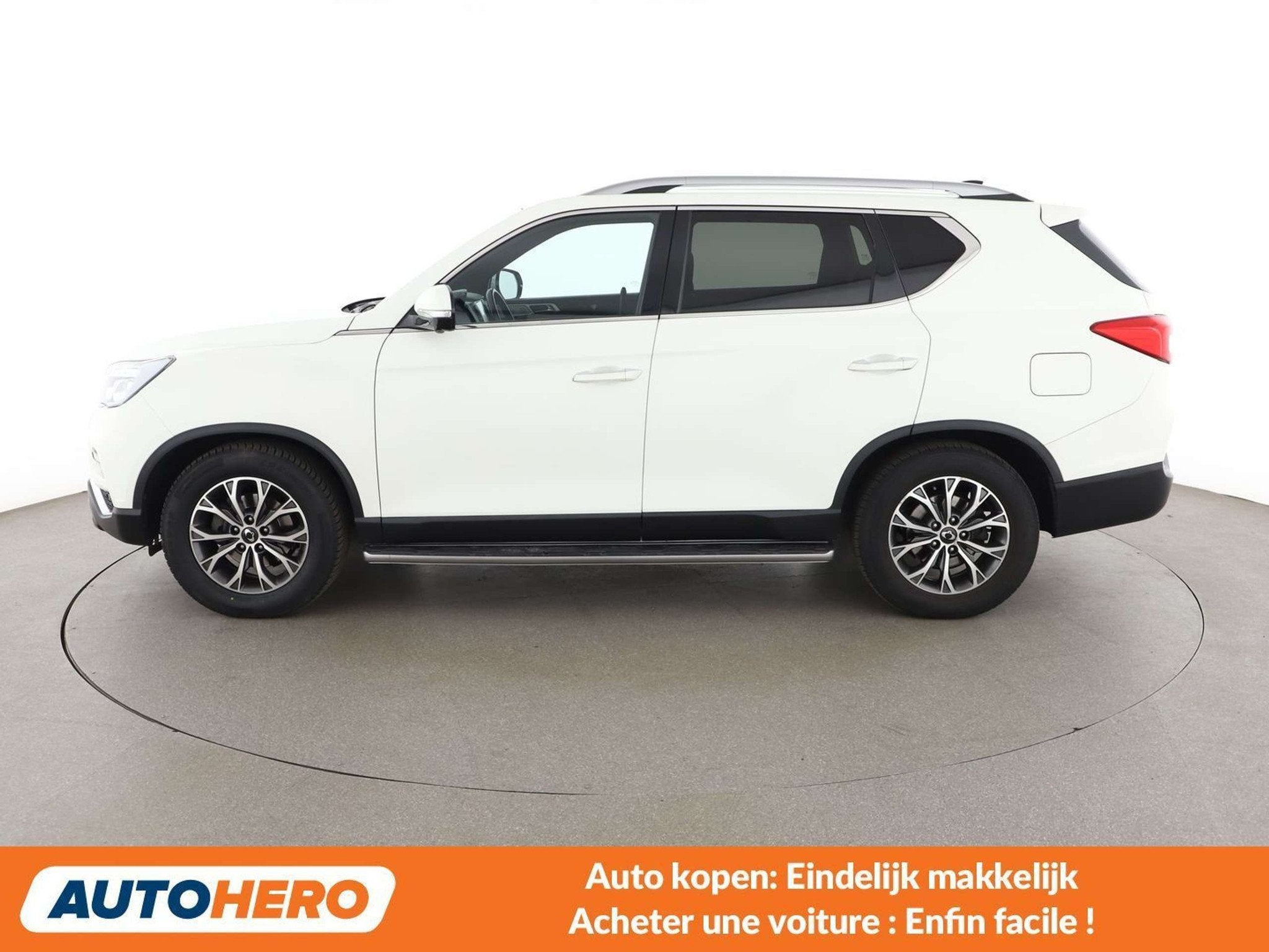 SsangYong Rexton 2.2 TD Sapphire 4x4 (bj 2019, automaat), Auto's, Automaat, 2157 cc, Gebruikt, Leder