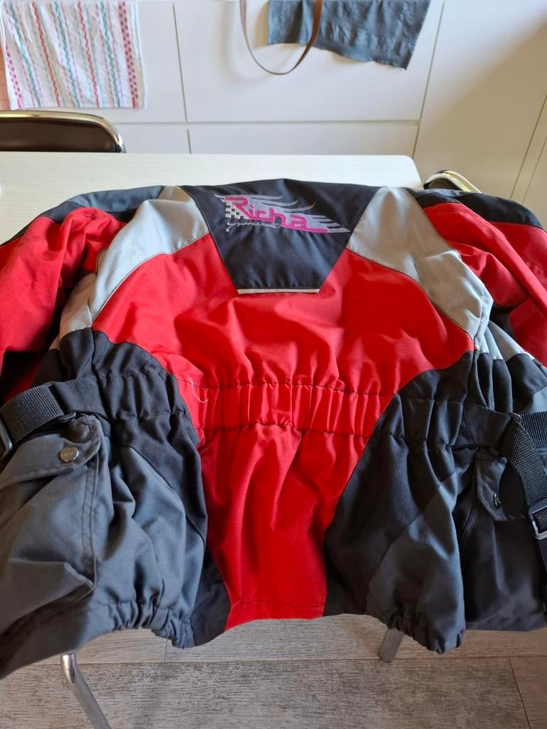 Motor vest. Paar keer gedragen. Mt 40. Met binnenvest., Motoren, Kleding | Motorhelmen, Ophalen