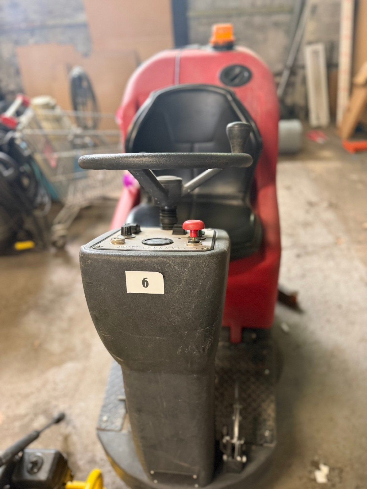 Autolaveuse autoportée OMM 800 Stile – 80 cm – Batterie 24V, Bricolage & Construction, Matériel de nettoyage, Enlèvement, Comme neuf