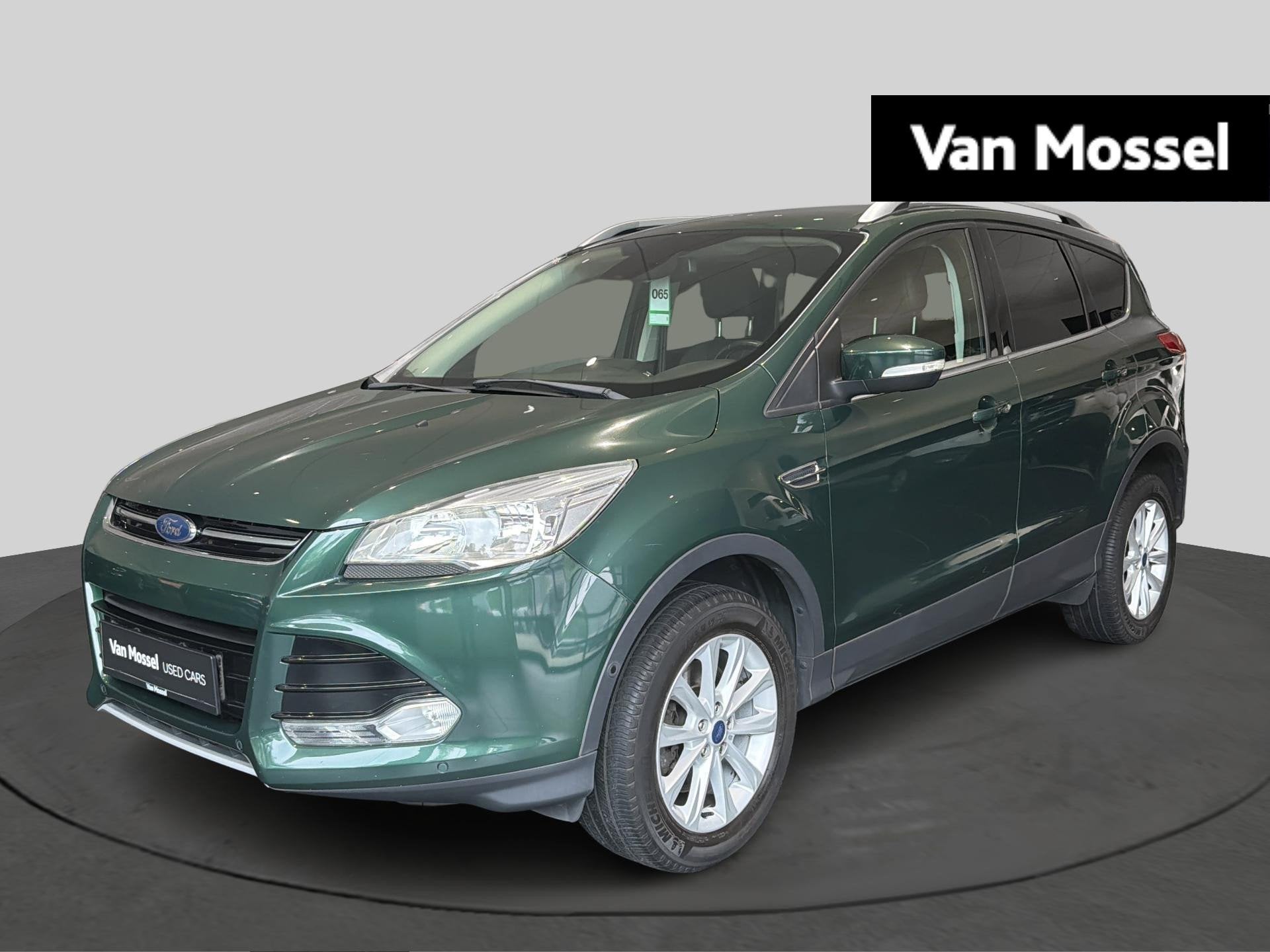 Ford Kuga AWD Automaat - PDC - Titanium - Unieke kleur, Auto's, Ford, Automaat, Gebruikt, 4 cilinders, 1600 cc