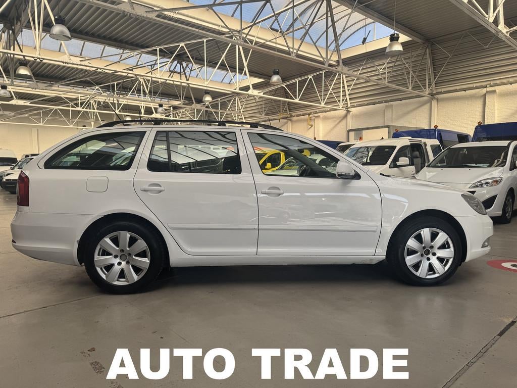 Skoda Octavia 1.6 Diesel | Airco | Sensoren | Cruise control, Autos, Skoda, Euro 5, 105 ch, Entreprise, Boîte manuelle