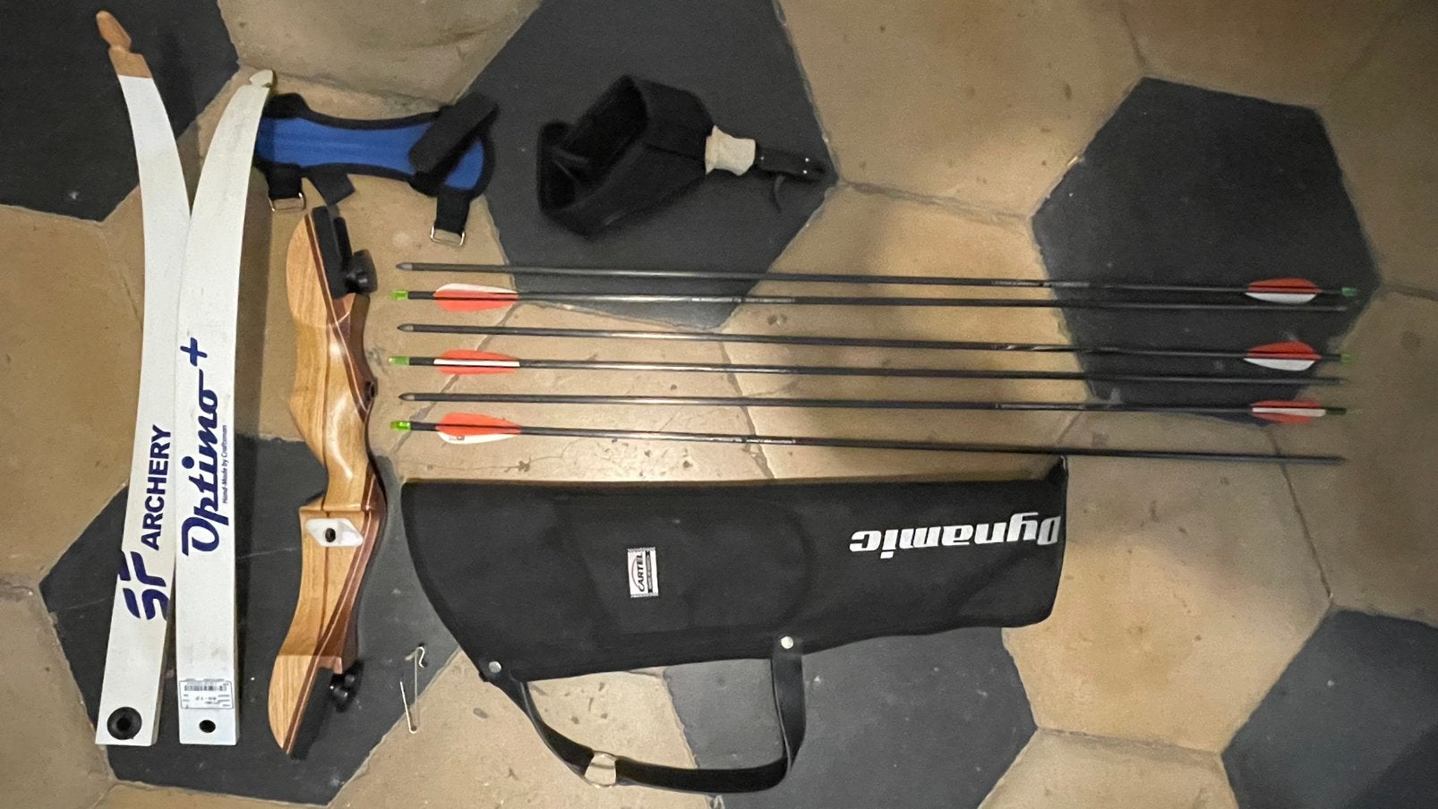 Kit arc classique SF Archery Optimo+, avec sac+flèches, Sports & Fitness, Tir à l'arc, Comme neuf, Arc recurve, Enlèvement