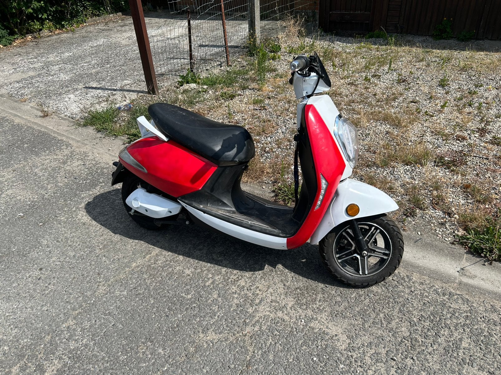 electriche scooter sunra b klasse, Fietsen en Brommers, Elektrisch, Zo goed als nieuw, Ophalen, Overige merken