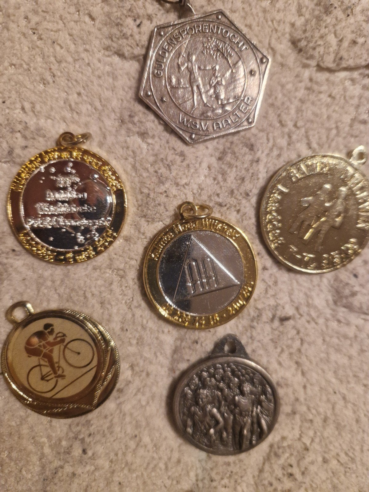 Zeer zorgvuldig vervaardigde medailles, 3 bronzen en 2 verzi, Ophalen of Verzenden