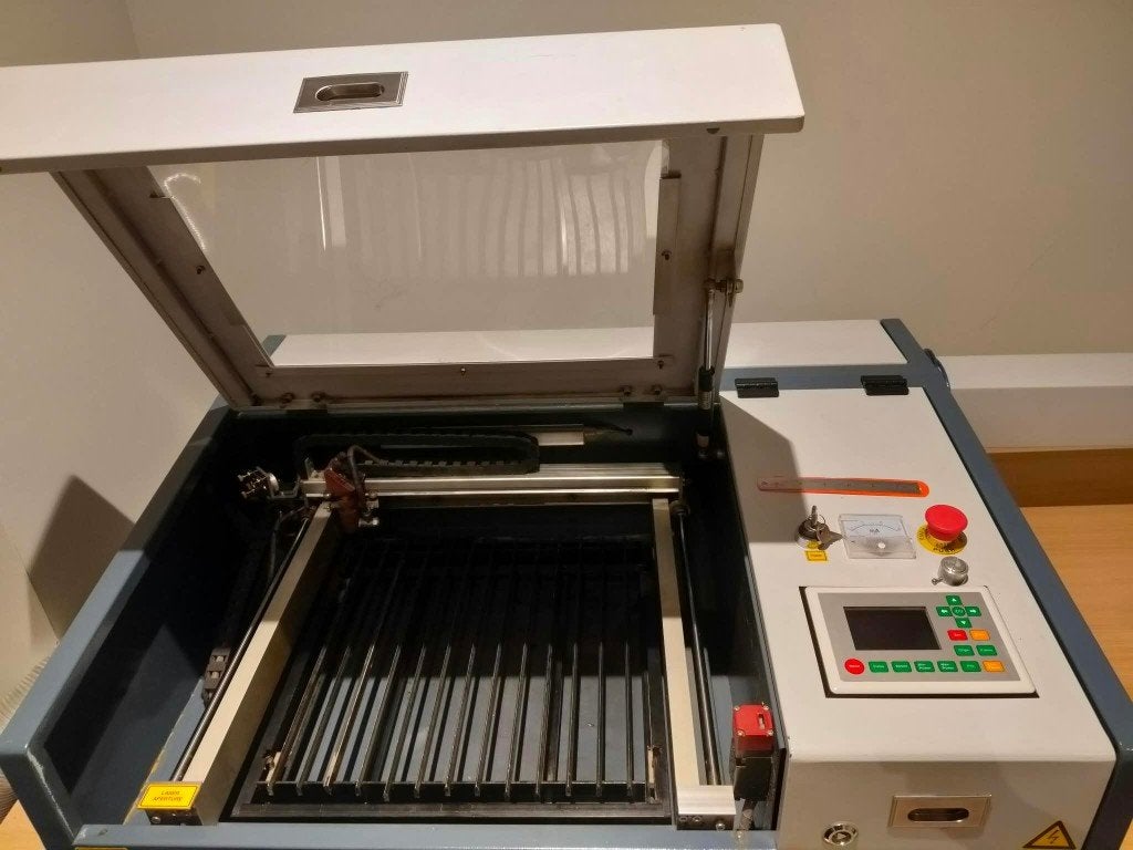 CO2 lasermachine, Ophalen, Gebruikt, Minder dan 150 ampère, CO2