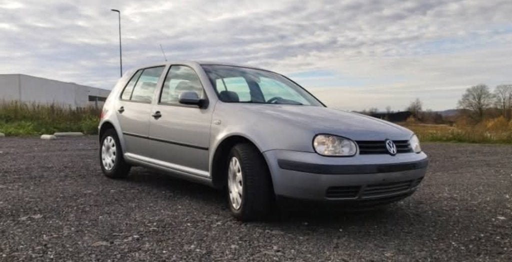 VW GOLF 4 1ER PROPRIÉTAIRE, Argent ou Gris, Achat, Boîte manuelle, Entretenue par le concessionnaire