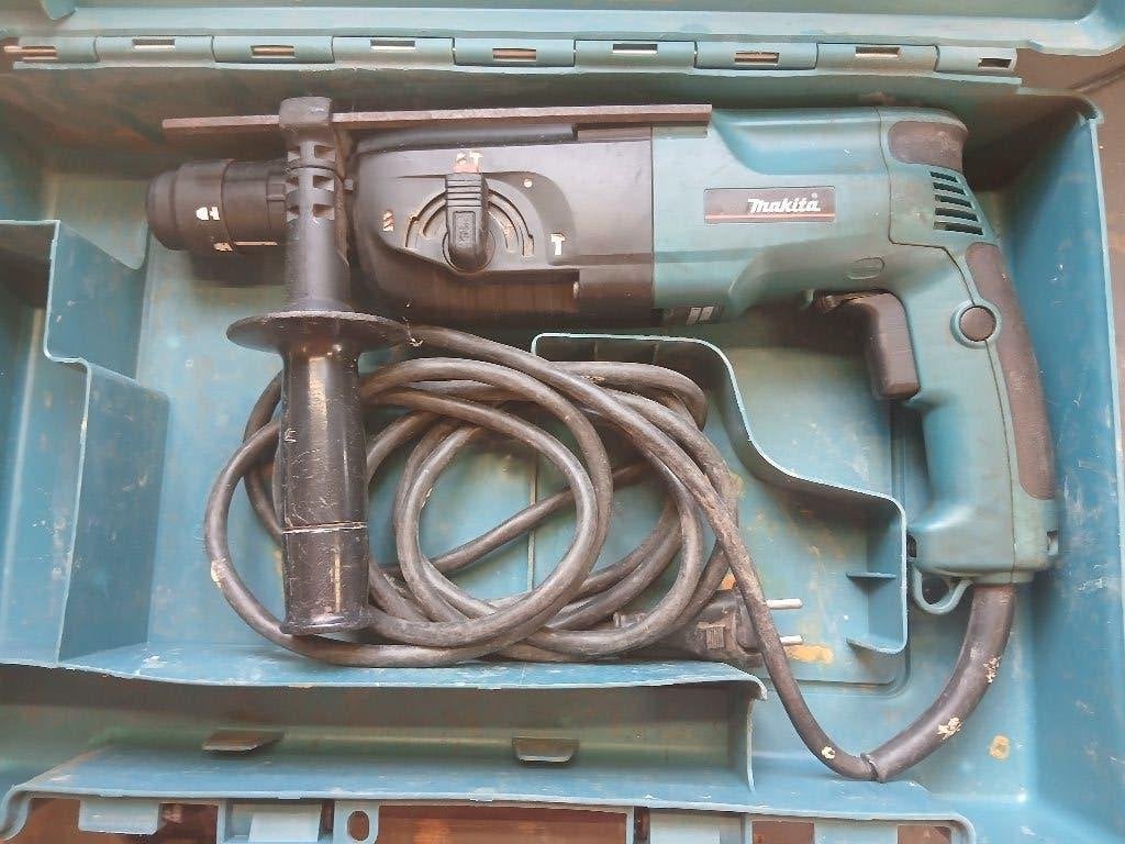 boorhamer MAKITA met boor en beitelfunctie, 600 watt of meer, Boor- en/of Breekhamer, Verzenden, Zo goed als nieuw