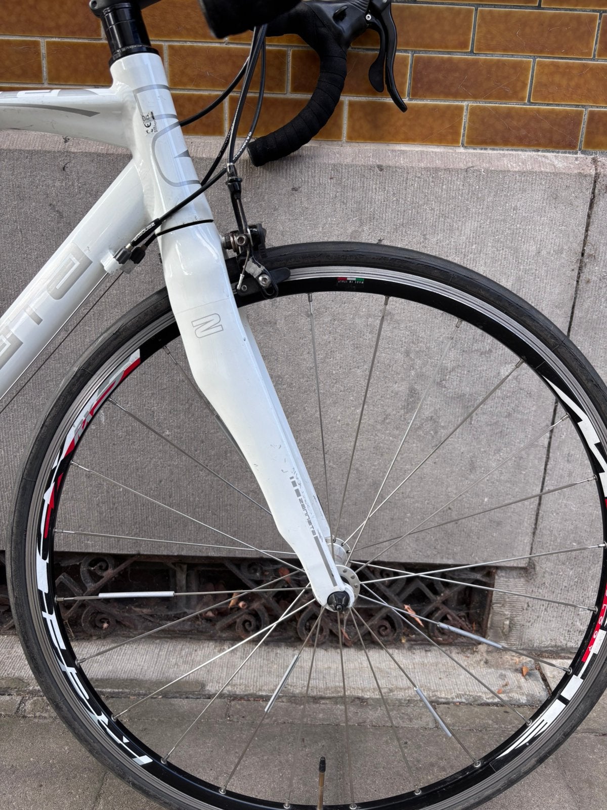 Zannata z33 - Campagnolo assemblée, Vélos & Vélomoteurs, Frein sur jante, Enlèvement, Utilisé, Carbone