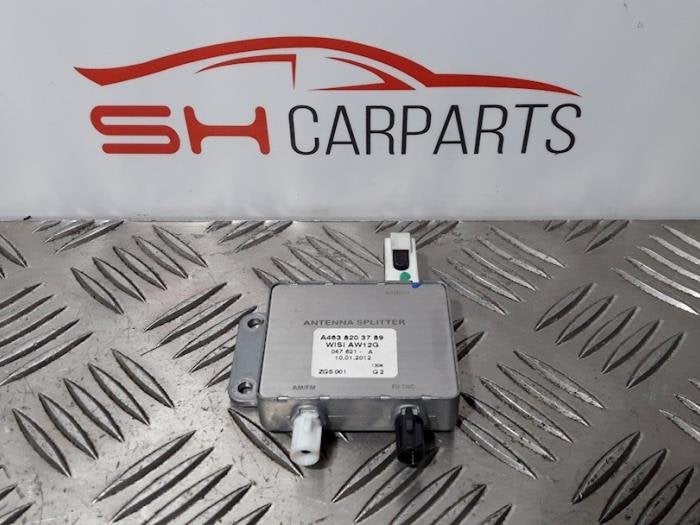 Antenne amplificateur d'un Mercedes B-Klasse, 3 mois de garantie, Utilisé, -, -
