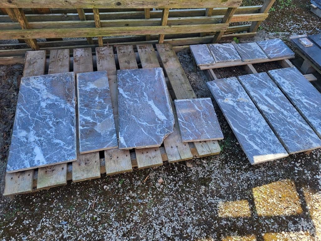 Marmer tabletten roos uit oude antieke schouw, Ophalen