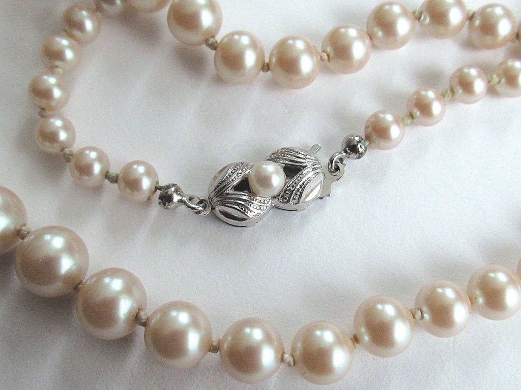Mooie parelmoer kralen collier met zilveren 835 slotje., Handtassen en Accessoires, Antieke sieraden, Zilver, Met edelsteen, Ophalen of Verzenden