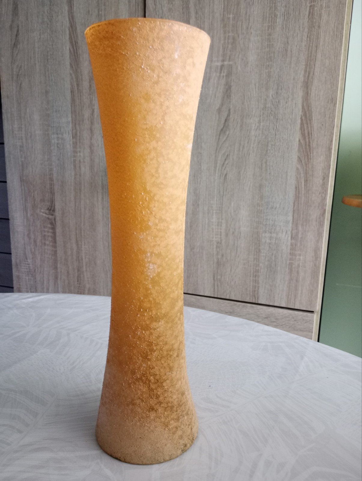 Grand vase élancé en verre dépoli orange ambré – Effet givré, Enlèvement ou Envoi