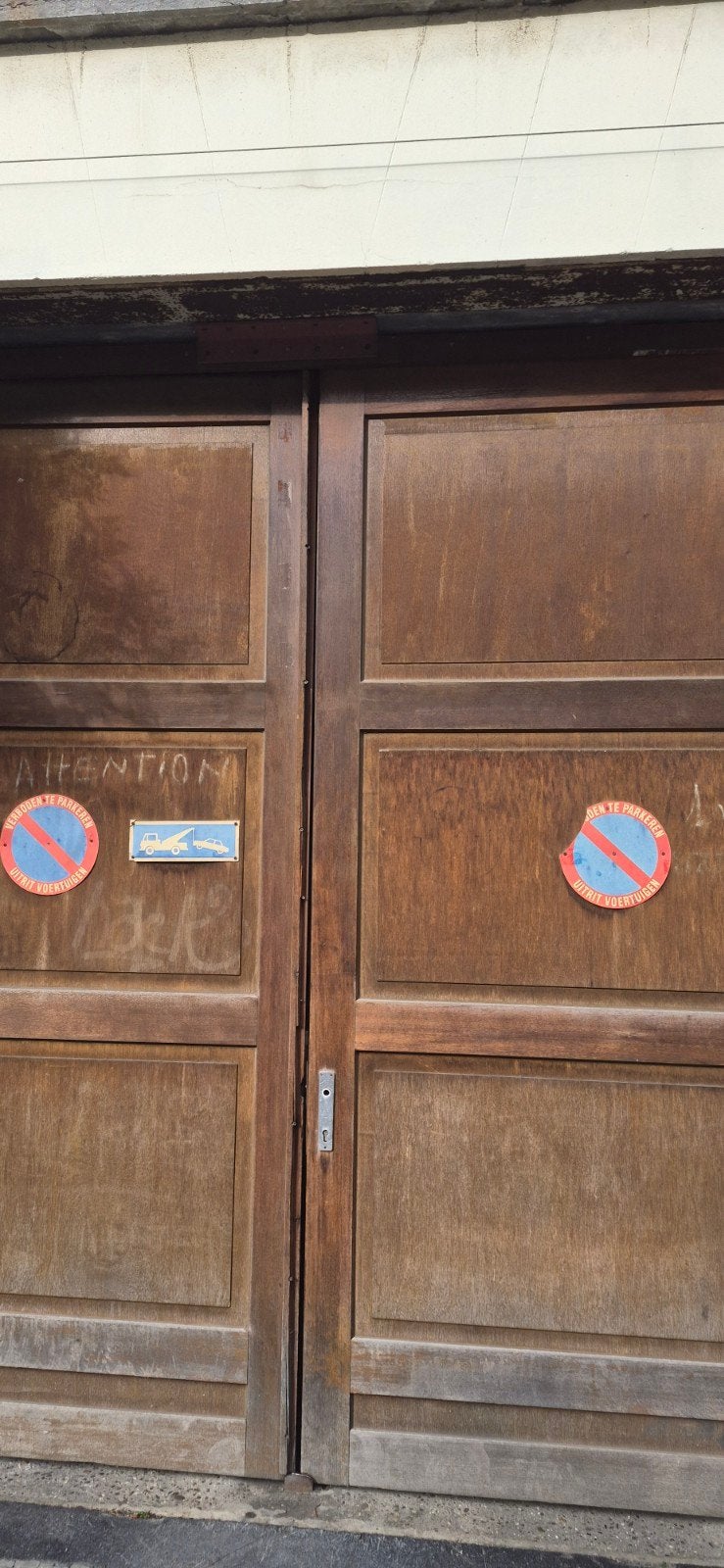 Garage a louer a Schaerbeek a coté de Helmet