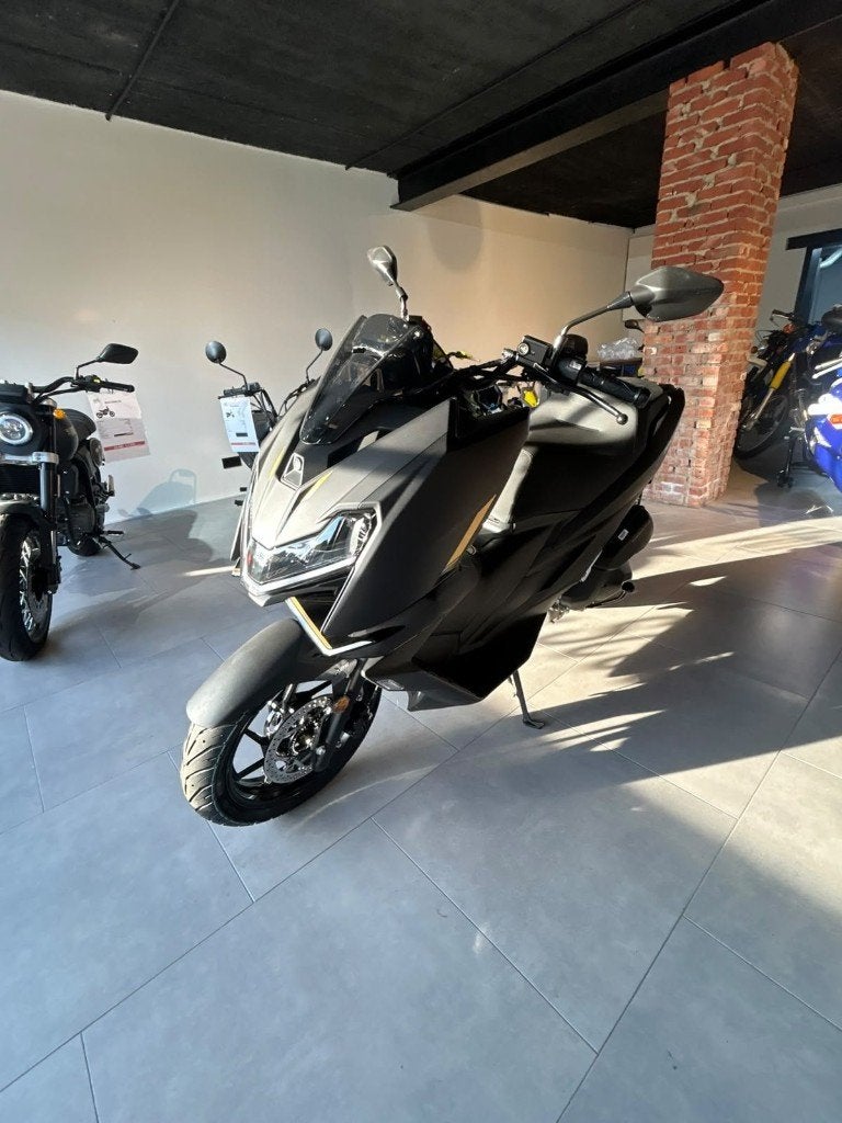 Zontes 125X – NIEUW – Sportscooter 125cc (A1/B-rijbewijs), Ophalen, Zontes, Nieuw, 125 cc