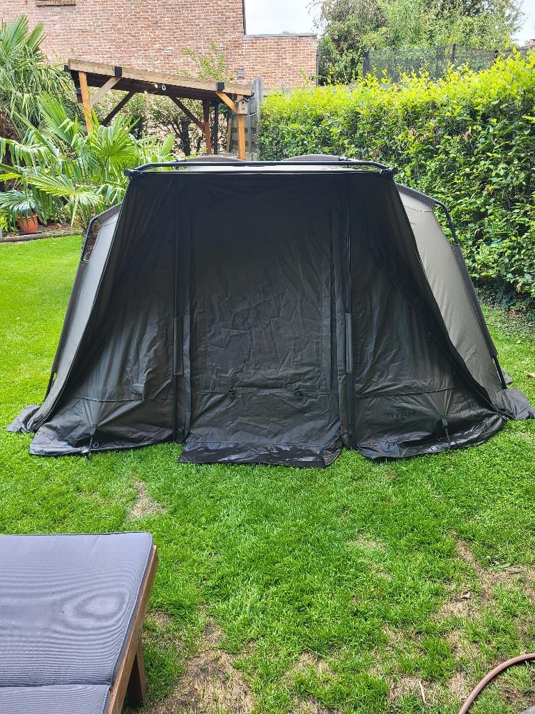 Nash Titan T1 met heavy duty grondzeil, Ophalen, Gebruikt, Complete set