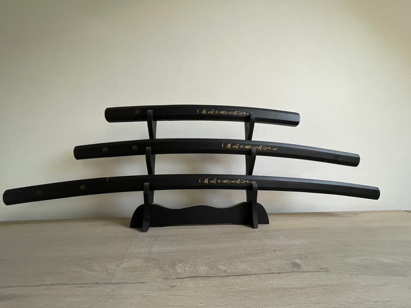 Sier katanas, Antiquités & Art, Enlèvement