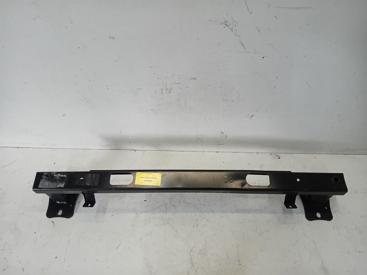 Bumperbalk achter Opel Combo, Onderdelen@venauto.nl, Van der Ven Autorecycling B.V., Ettenseweg 76, 4706 PB Roosendaal, The Netherlands