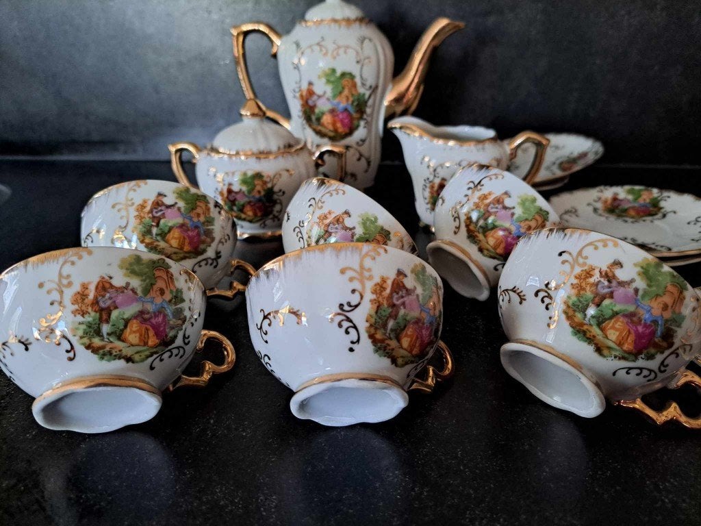 Compleet vintage mokka-theeservies, in Barok/Fragonard stijl, Antiek en Kunst, Antiek | Servies compleet, Ophalen